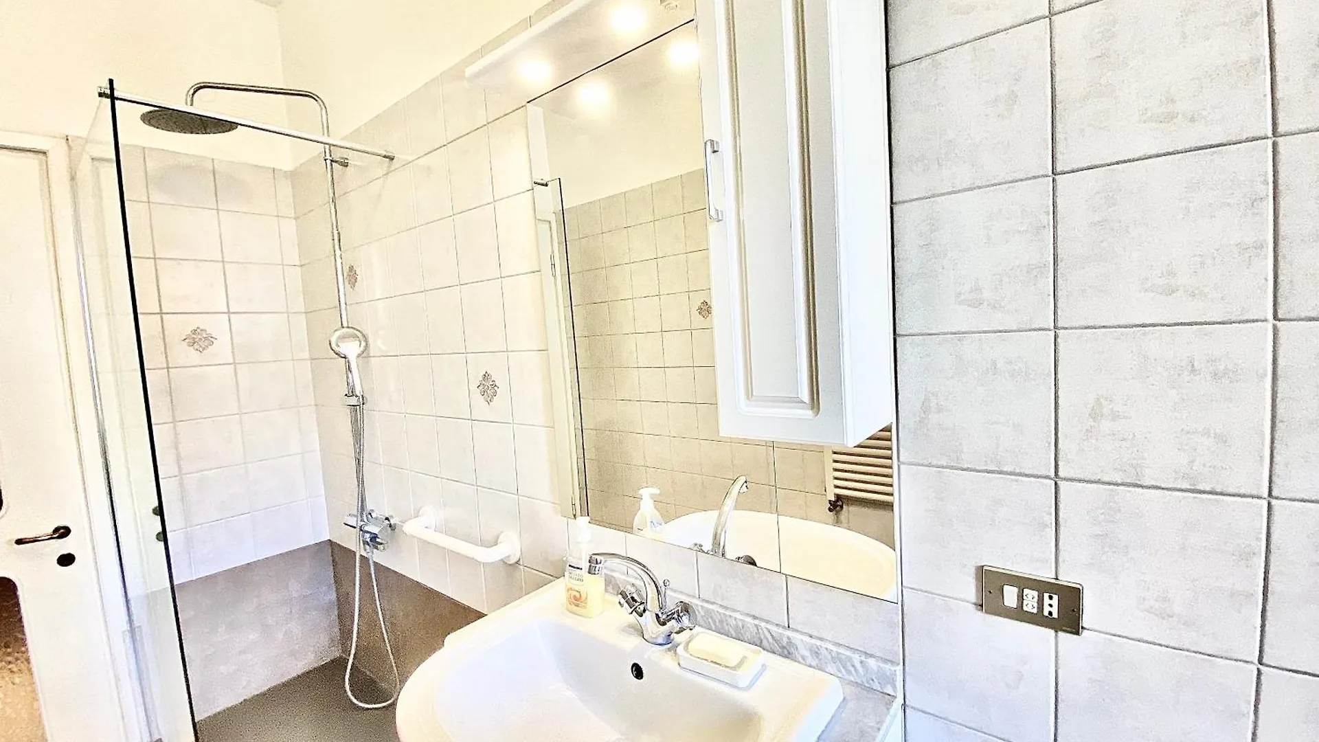 Apartment Beada Home, A Pochi Passi Dal Centro Storico Milano E Navigli, Con Fermata Metropolitana Sotto Casa Italy